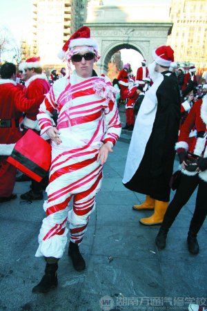 圣誕前夕，人們參加“歡慶圣誕”大會。