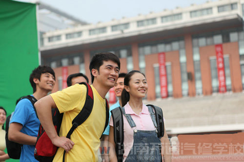 讀最好的汽修學(xué)校省時省錢好創(chuàng)業(yè) 就業(yè)升學(xué)兩不誤