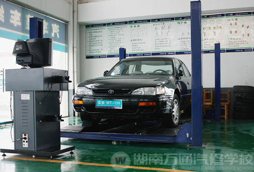 湖南萬(wàn)通汽車學(xué)校，硬件設(shè)施