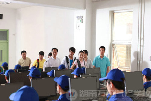 萬(wàn)通汽修教育22年專注于職業(yè)教育