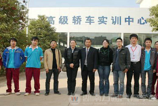 職業(yè)教育就是要加強校企合作