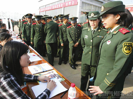 轉(zhuǎn)業(yè)≠失業(yè) 退伍軍人再續(xù)職場(chǎng)輝煌