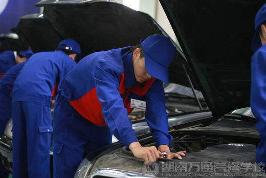 萬(wàn)通汽修學(xué)校 鑄造汽修人才