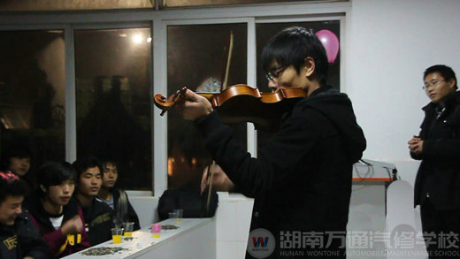 萬通汽修學(xué)校，圣誕節(jié)平安夜