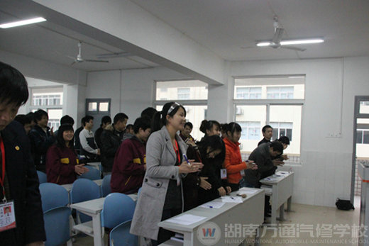 “感恩父母 努力學習”演講比賽系列報道