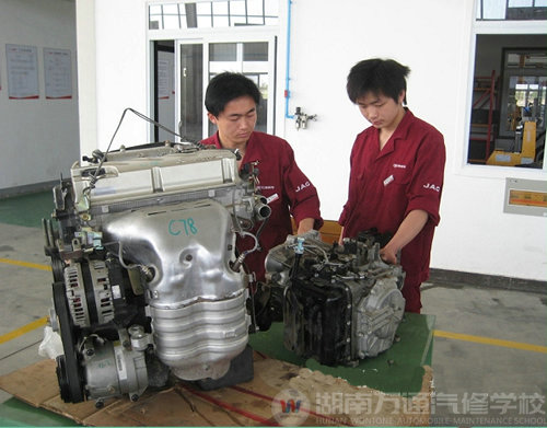 湖南萬通汽車學(xué)校，嚴(yán)凱