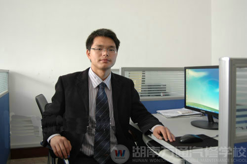 湖南萬通汽車學校，名師風采余能文