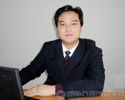 湖南萬(wàn)通汽車(chē)學(xué)校，名師風(fēng)采朱玉林