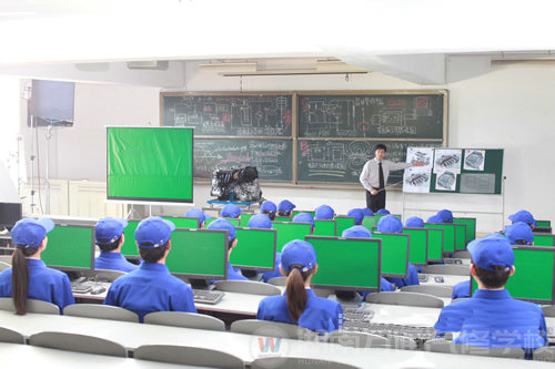 湖南萬通汽車學(xué)校，職業(yè)教育技能+學(xué)歷