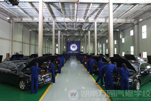 萬(wàn)通汽修教育 湖南萬(wàn)通汽車(chē)學(xué)校