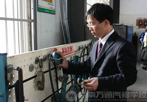 湖南萬通汽車學校，名師風采