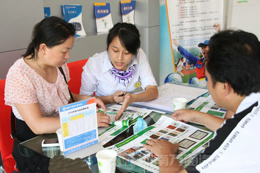 夏日炎熱，湖南萬(wàn)通汽車學(xué)校，招生火爆進(jìn)行中