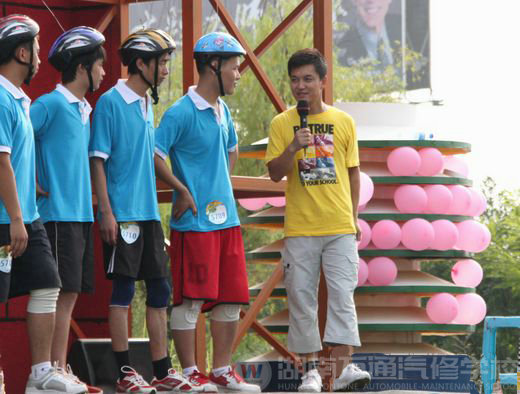 智勇大沖關(guān) 萬(wàn)通向前沖