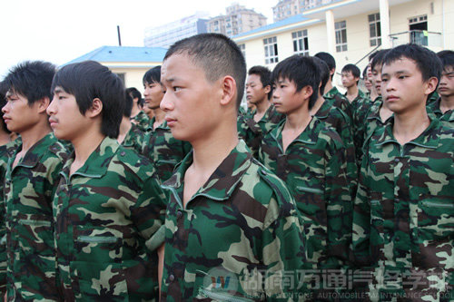 湖南萬通汽車學校，2010新生軍訓