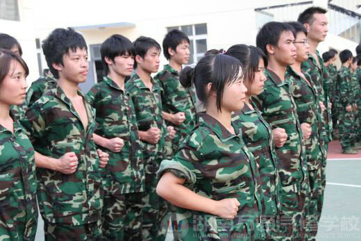 湖南萬通汽車學校，軍訓，開學典禮