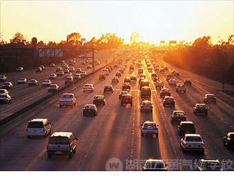 汽車數(shù)量膨脹 汽修人才吃香