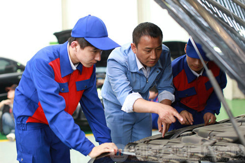 90后，我們選擇湖南萬通汽車學(xué)校學(xué)汽修