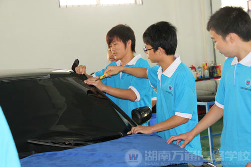 萬(wàn)通汽修學(xué)校獨(dú)創(chuàng)教學(xué)方法 打造一流汽修學(xué)校