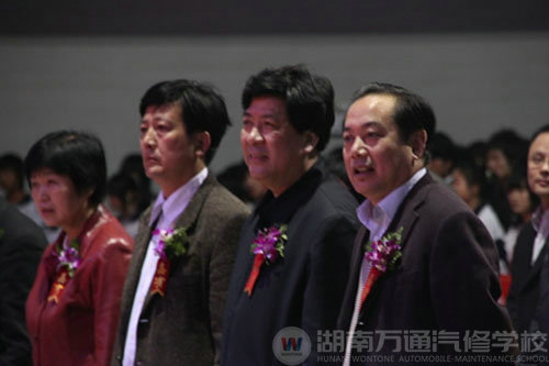 萬通學子喜迎捷報歸來