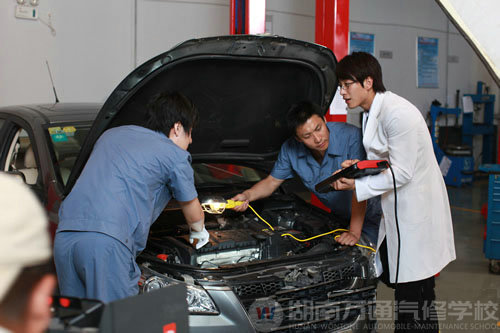 技能工人緊缺 眾企業(yè)觀戰(zhàn)技能大賽搶人