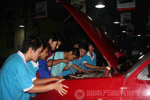 湖南萬通汽車學校整車實訓