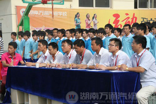 中國(guó)網(wǎng)：湖南萬(wàn)通唱響紅歌會(huì)，慶黨九十周歲生日