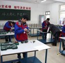 湖南萬通學(xué)子參加汽車維修電工證考試