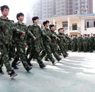 湖南萬通2012級新生軍訓匯演圓滿閉幕