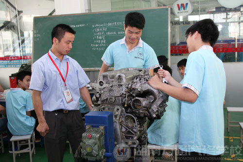 樹立高效學(xué)習(xí)意識  湖南萬通學(xué)子不做“拖延生”