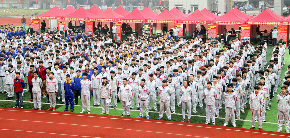 ���I(y��)�@�꣺���b���l(f��)���fͨ�W(xu��)�ӂ�