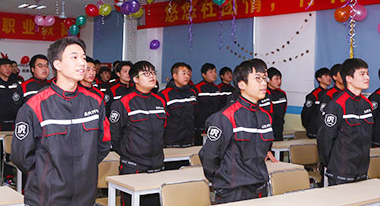 汽修培訓(xùn)技工學(xué)校-畢業(yè)典禮