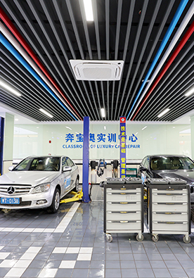 汽修培訓(xùn)學(xué)校-實(shí)訓(xùn)中心