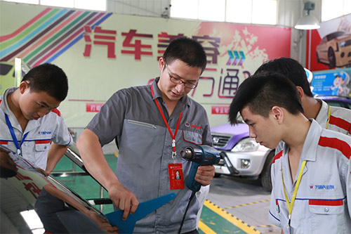 學(xué)汽修選湖南萬通，畢業(yè)就有好前途好未來