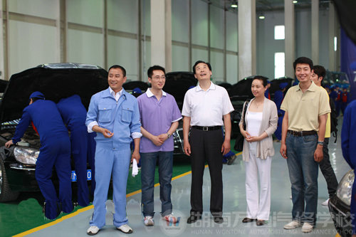 湖南萬通汽修學(xué)校，汽修行業(yè)，黃金行業(yè)