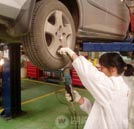 女汽修技師逐步吃香 手捧高薪飯碗