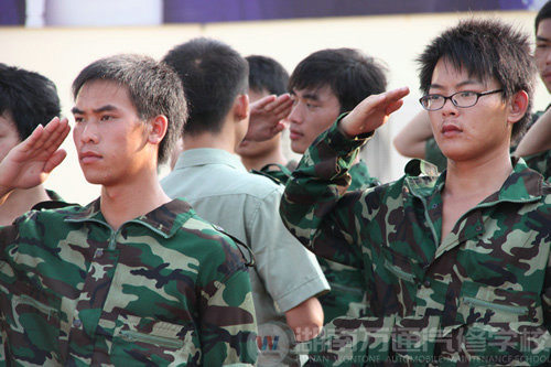 湖南萬通汽修學校2010年新生軍訓