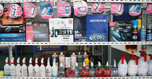 湖南萬通汽修學(xué)校汽車美容車間