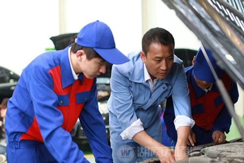 萬(wàn)通汽修教育-手把手教學(xué)