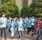 讓運(yùn)動(dòng)成為習(xí)慣 讓陽光充滿和諧校園