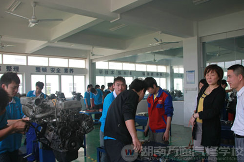 宋處長詢問生實(shí)訓(xùn)情況