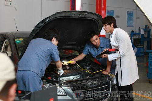 萬通汽修教育 通向汽車行業(yè)的大門