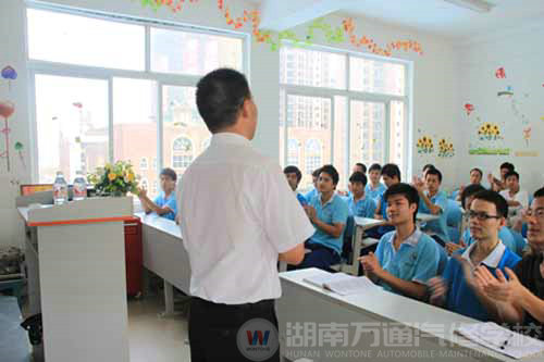 國合人力資源經(jīng)理現(xiàn)身湖南萬通講座