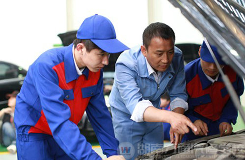 湖南萬(wàn)通汽車(chē)學(xué)校學(xué)汽修