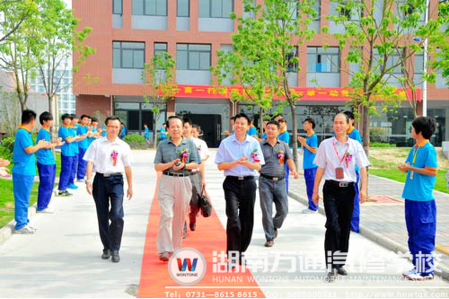 汽修專家朱軍教授講學 