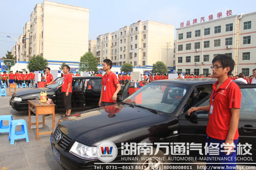 萬通&ldquo;十項全能&rdquo;大賽中整裝待發(fā)的參賽選手們