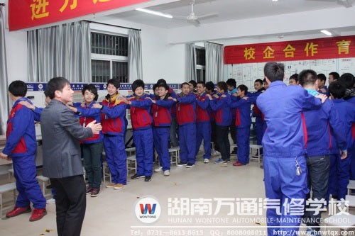 韓老師組織學(xué)生活動