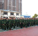 軍訓(xùn)進(jìn)行時(shí)：熠熠生輝的迷彩服，堅(jiān)毅的萬(wàn)通“軍人”