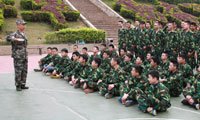 2013年春季新生軍訓(xùn)匯演(2)