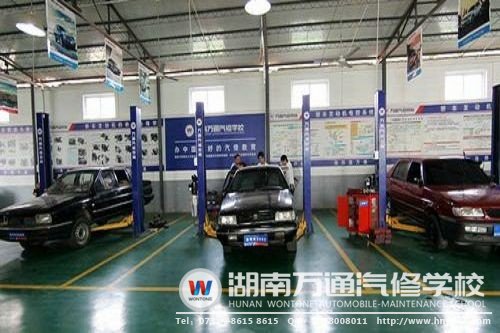 先進(jìn)的實(shí)訓(xùn)設(shè)備是學(xué)習(xí)的有力保障