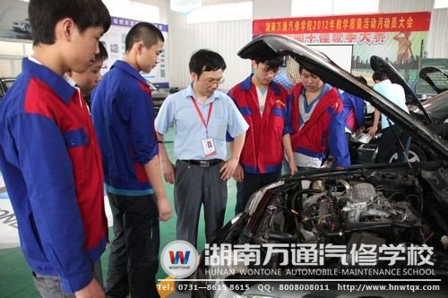 湖南萬通跟緊市場(chǎng)步伐，不斷提升教學(xué)質(zhì)量